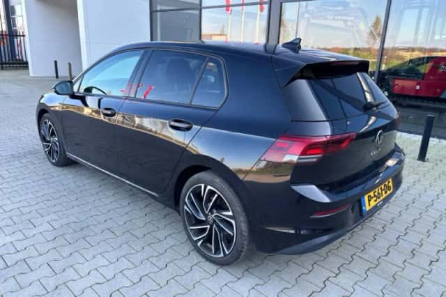 Volkswagen Golf (2020) thumbnail 2