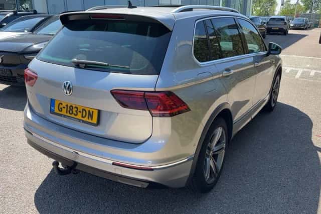 Volkswagen Tiguan (2019) thumbnail 4
