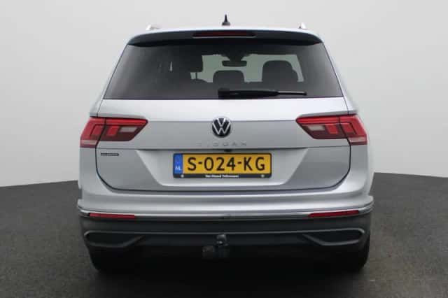 Volkswagen Tiguan (2023) thumbnail 5