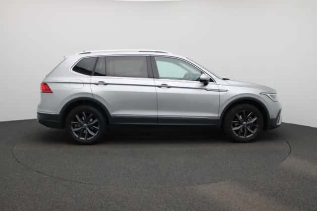 Volkswagen Tiguan (2023) thumbnail 6