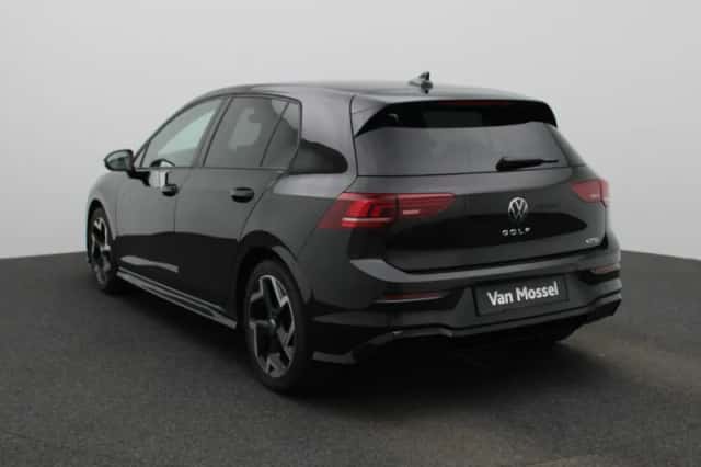 Volkswagen Golf (2025) thumbnail 2