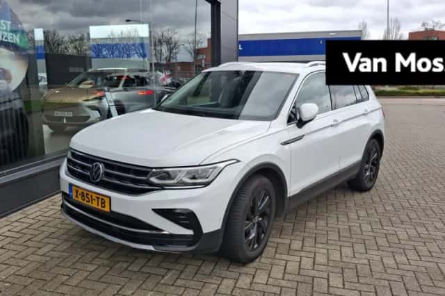 Volkswagen Tiguan (2021) thumbnail 1