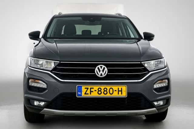 Volkswagen T-Roc (2019) thumbnail 5