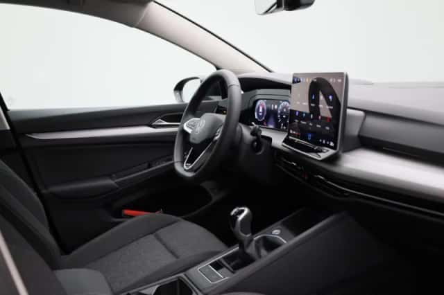 Volkswagen Golf (2025) thumbnail 33