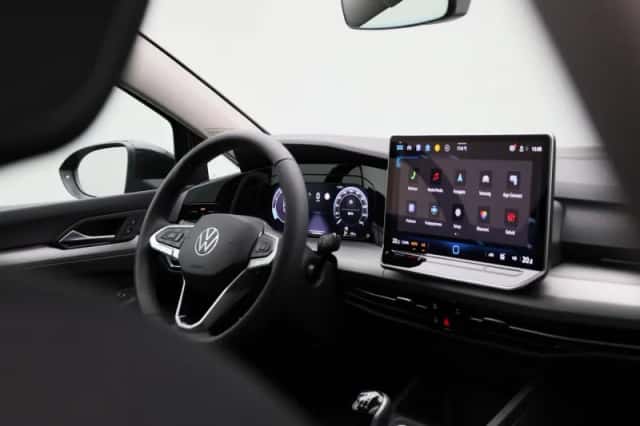 Volkswagen Golf (2025) thumbnail 35