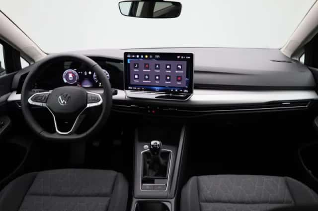 Volkswagen Golf (2025) thumbnail 36