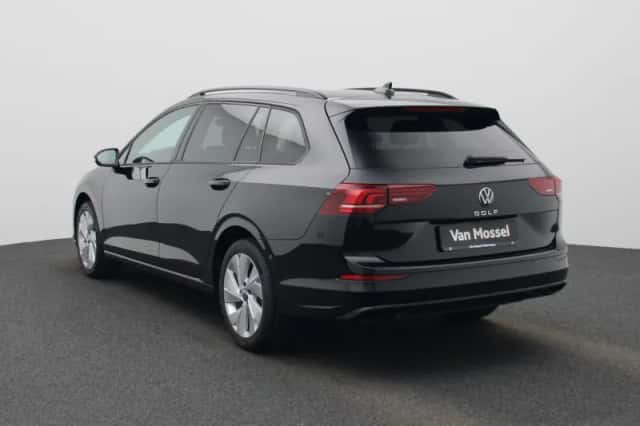 Volkswagen Golf (2025) thumbnail 2