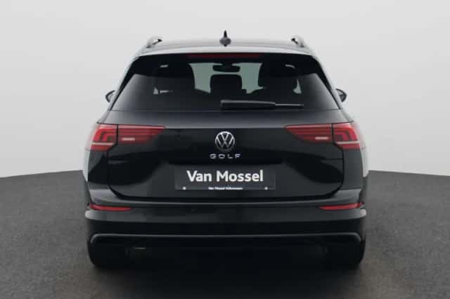 Volkswagen Golf (2025) thumbnail 5