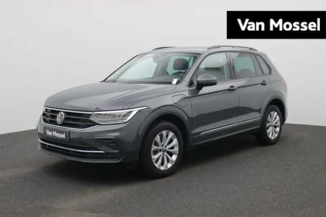 Volkswagen Tiguan (2022) thumbnail 1