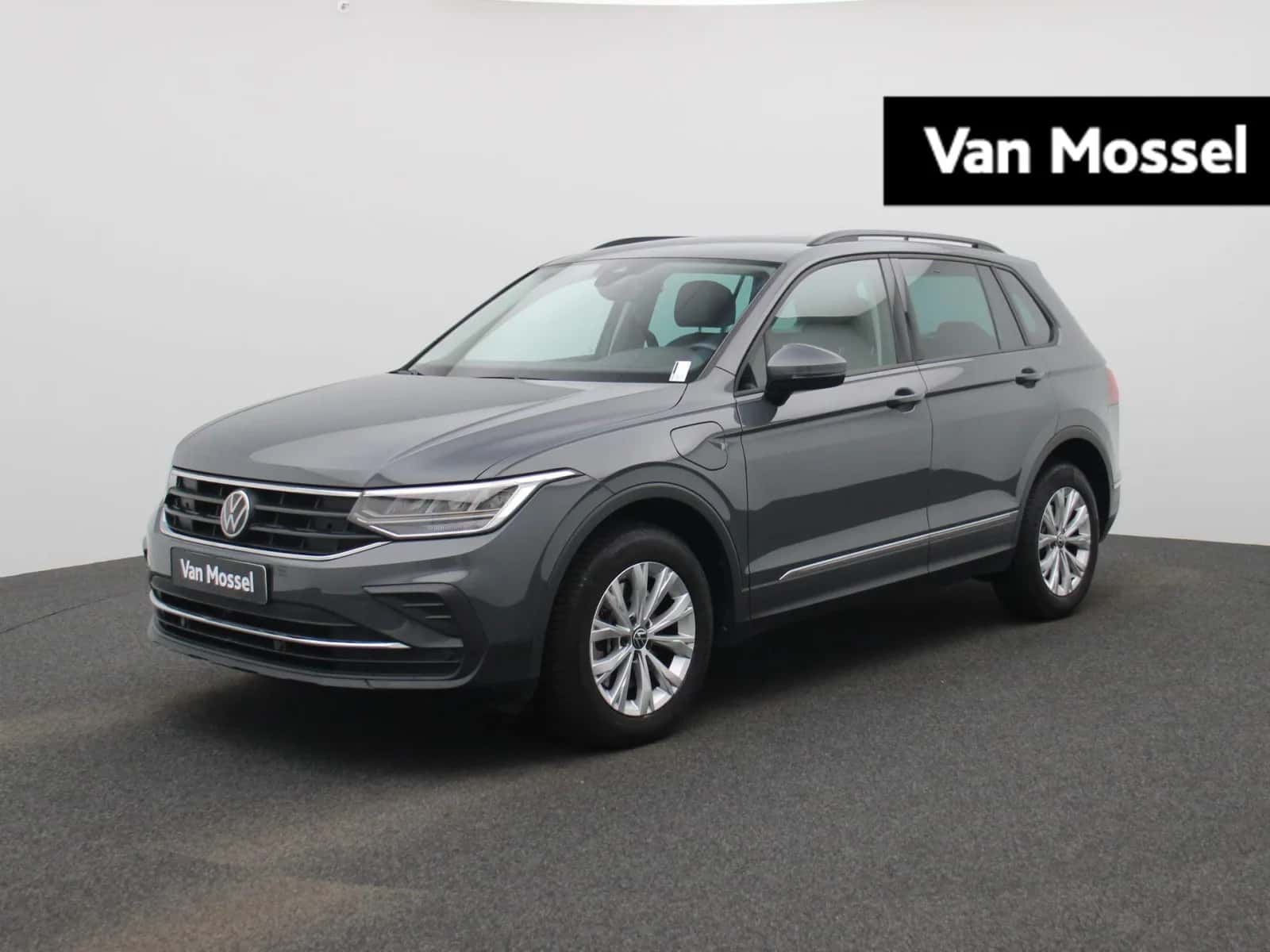 Volkswagen Tiguan (2022) — foto 1