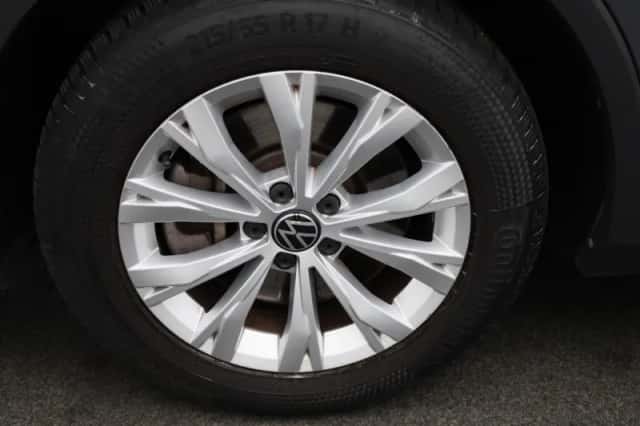 Volkswagen Tiguan (2022) thumbnail 15