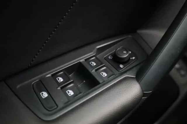 Volkswagen Tiguan (2022) thumbnail 24