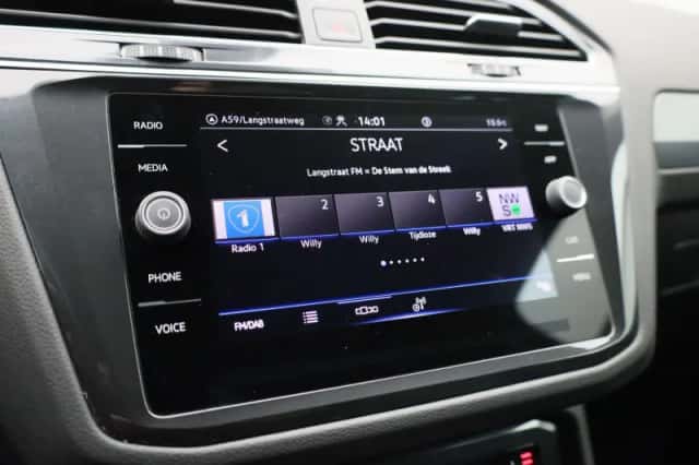 Volkswagen Tiguan (2022) thumbnail 25