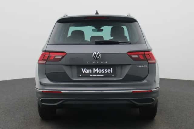 Volkswagen Tiguan (2022) thumbnail 5