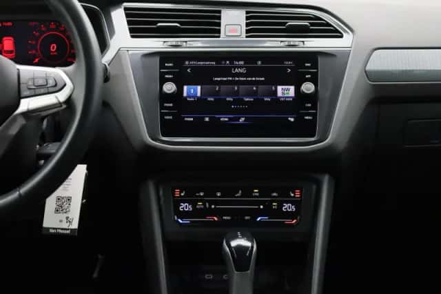Volkswagen Tiguan (2022) thumbnail 8