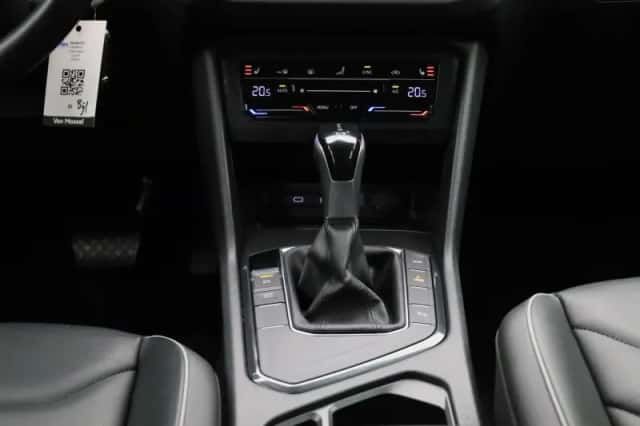 Volkswagen Tiguan (2022) thumbnail 9