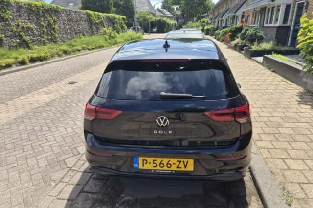 Volkswagen Golf (2022) thumbnail 5