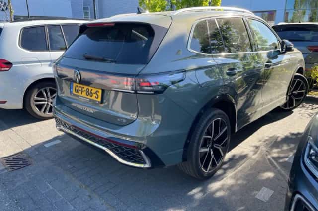 Volkswagen Tiguan (2024) thumbnail 3