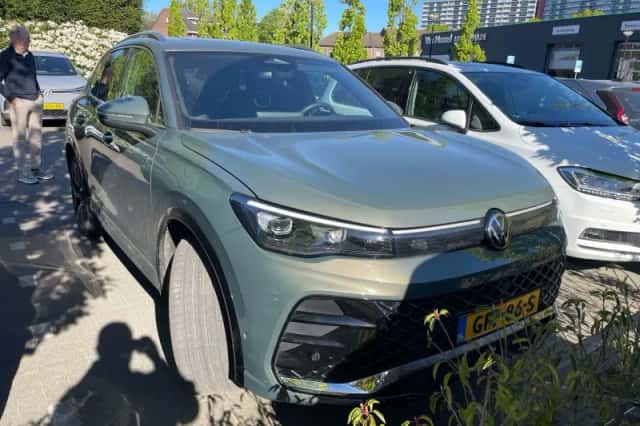 Volkswagen Tiguan (2024) thumbnail 4