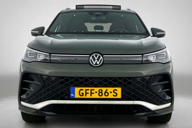 Volkswagen Tiguan (2024) thumbnail 5