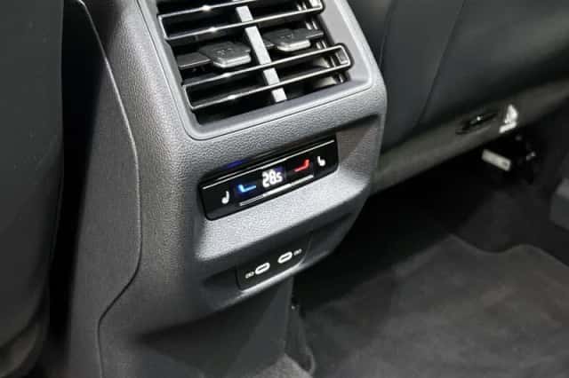 Volkswagen Tiguan (2024) thumbnail 17