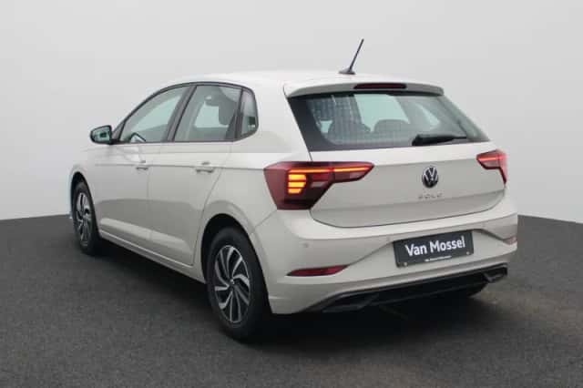 Volkswagen Polo (2024) thumbnail 2
