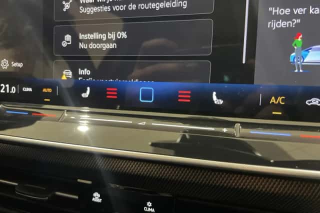 Volkswagen Golf (2025) thumbnail 36