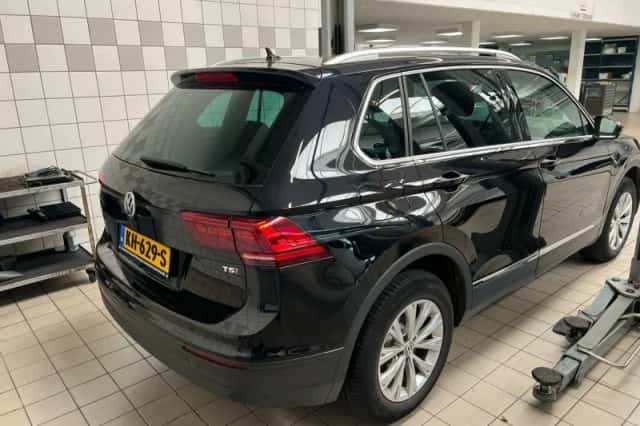 Volkswagen Tiguan (2016) thumbnail 5