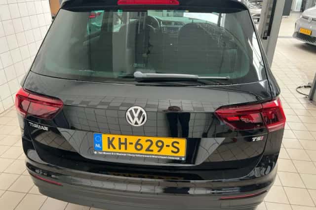 Volkswagen Tiguan (2016) thumbnail 6