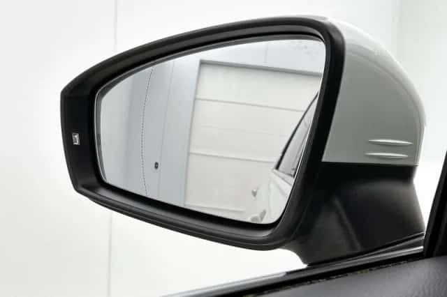Volkswagen Tiguan (2022) thumbnail 24