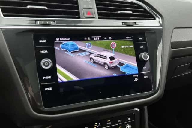 Volkswagen Tiguan (2022) thumbnail 10