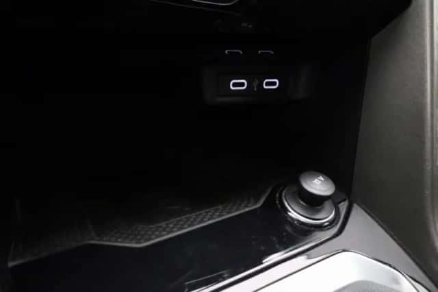 Volkswagen T-Roc (2020) thumbnail 21