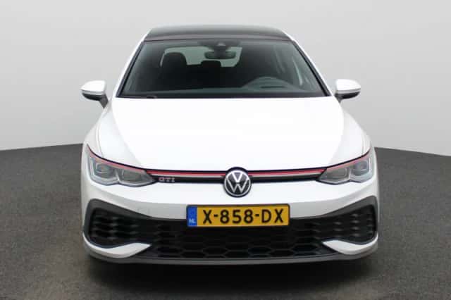 Volkswagen Golf (2023) thumbnail 3