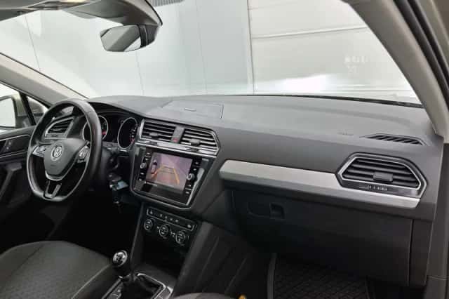 Volkswagen Tiguan (2018) thumbnail 16