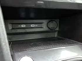 Volkswagen Tiguan (2021) thumbnail 36