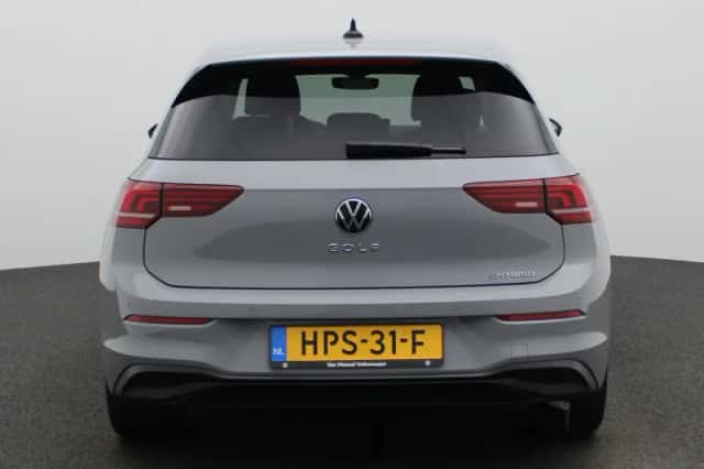 Volkswagen Golf (2025) thumbnail 5