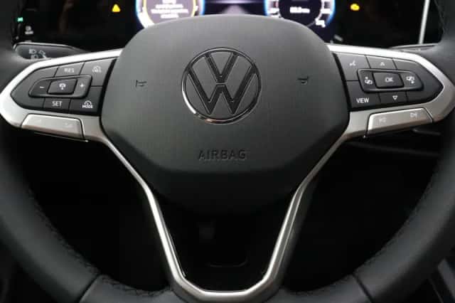 Volkswagen Golf (2024) thumbnail 16