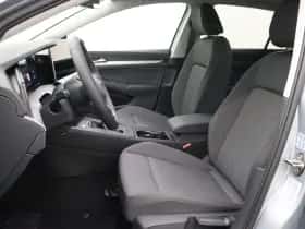 Volkswagen Golf (2024) thumbnail 4