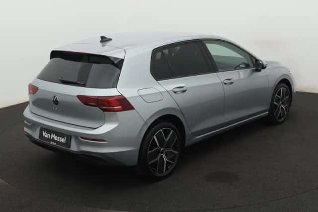 Volkswagen Golf (2024) thumbnail 7