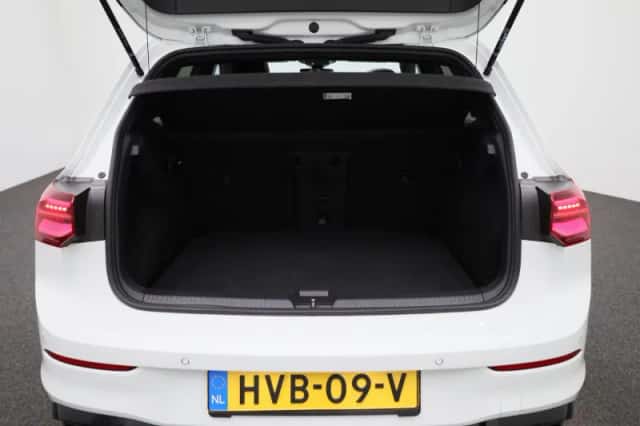Volkswagen Golf (2024) thumbnail 13