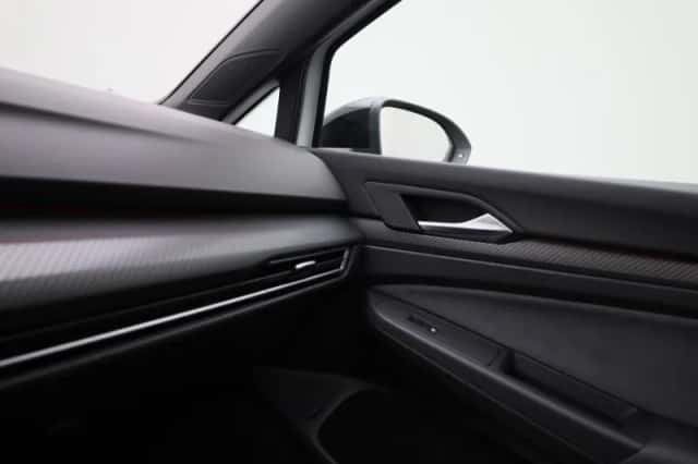 Volkswagen Golf (2024) thumbnail 25