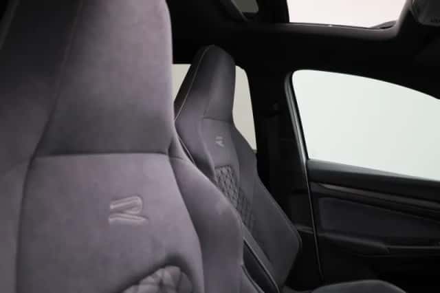 Volkswagen Golf (2024) thumbnail 32