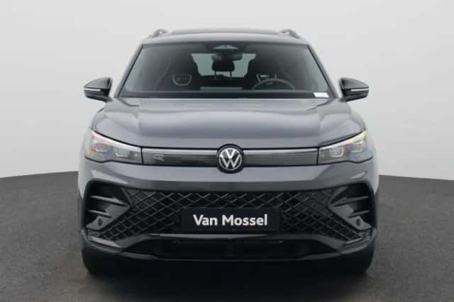 Volkswagen Tiguan (2025) thumbnail 3