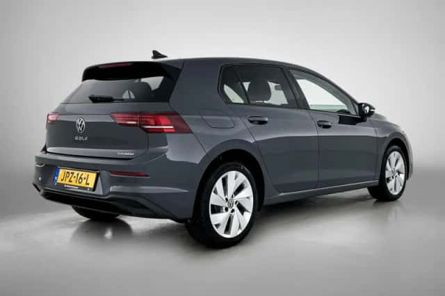 Volkswagen Golf (2026) thumbnail 4