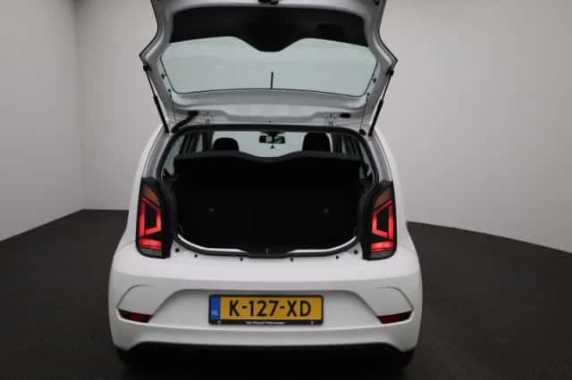 Volkswagen Up! (2021) thumbnail 11