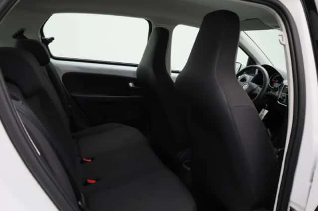 Volkswagen Up! (2021) thumbnail 26