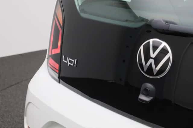 Volkswagen Up! (2021) thumbnail 29