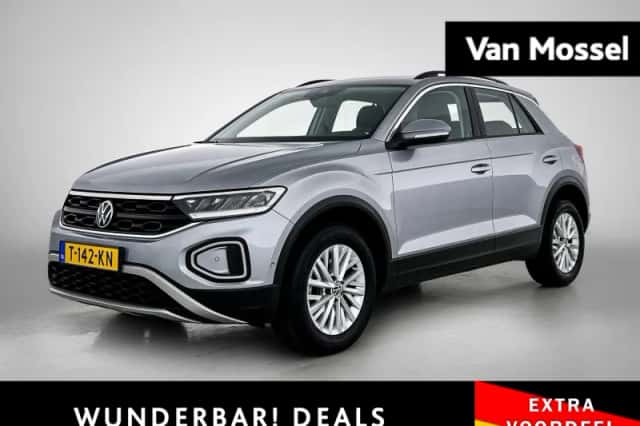Volkswagen T-Roc (2023) thumbnail 1