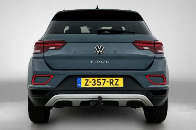 Volkswagen T-Roc (2023) thumbnail 3