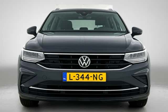Volkswagen Tiguan (2021) thumbnail 5